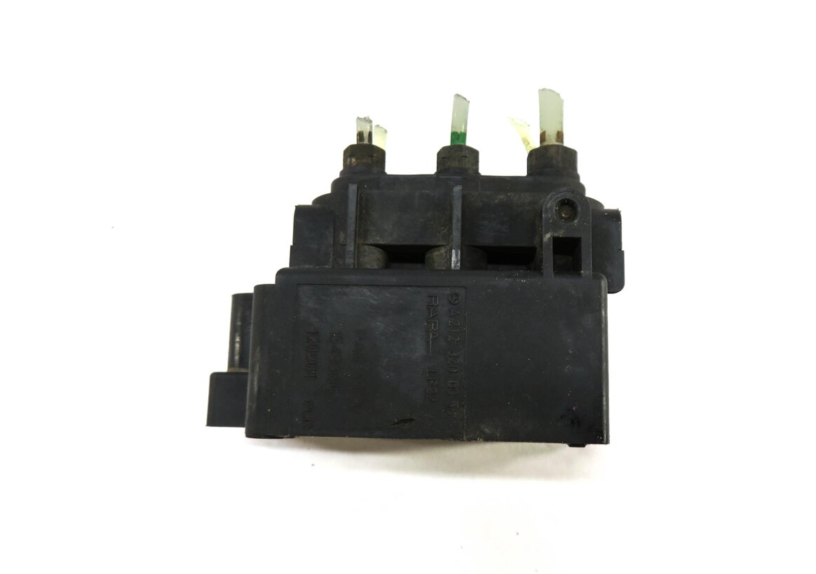 Thumbnail 4: 2013 MERCEDES GL450 (X166) AIR SUSPENSION VALVE BLOCK