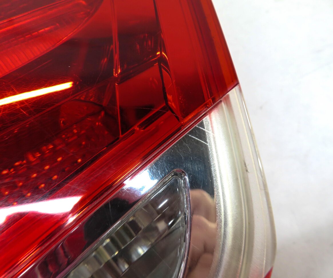 Thumbnail 6: 13-16 MERCEDES GL350 GL450 GL550 (X166) RIGHT REAR INNER TAILLIGHT LIGHT LAMP