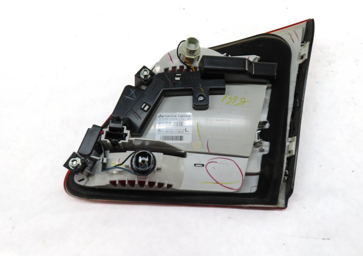 Thumbnail 4: 13-16 MERCEDES GL350 GL450 GL550 (X166) LEFT DRIVER INNER TAILLIGHT LIGHT LAMP