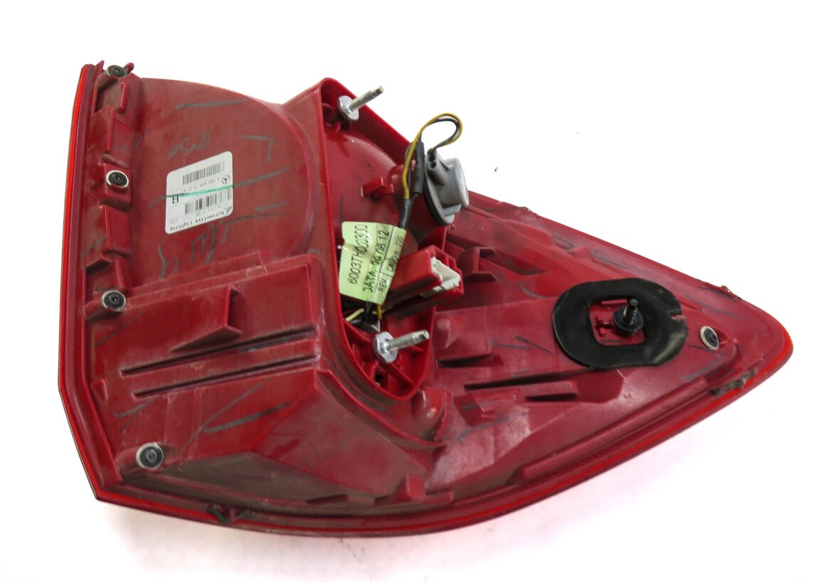 Thumbnail 4: 13-16 MERCEDES GL350 GL450 GL550 (X166) RIGHT REAR TAILLIGHT BRAKE LIGHT LAMP