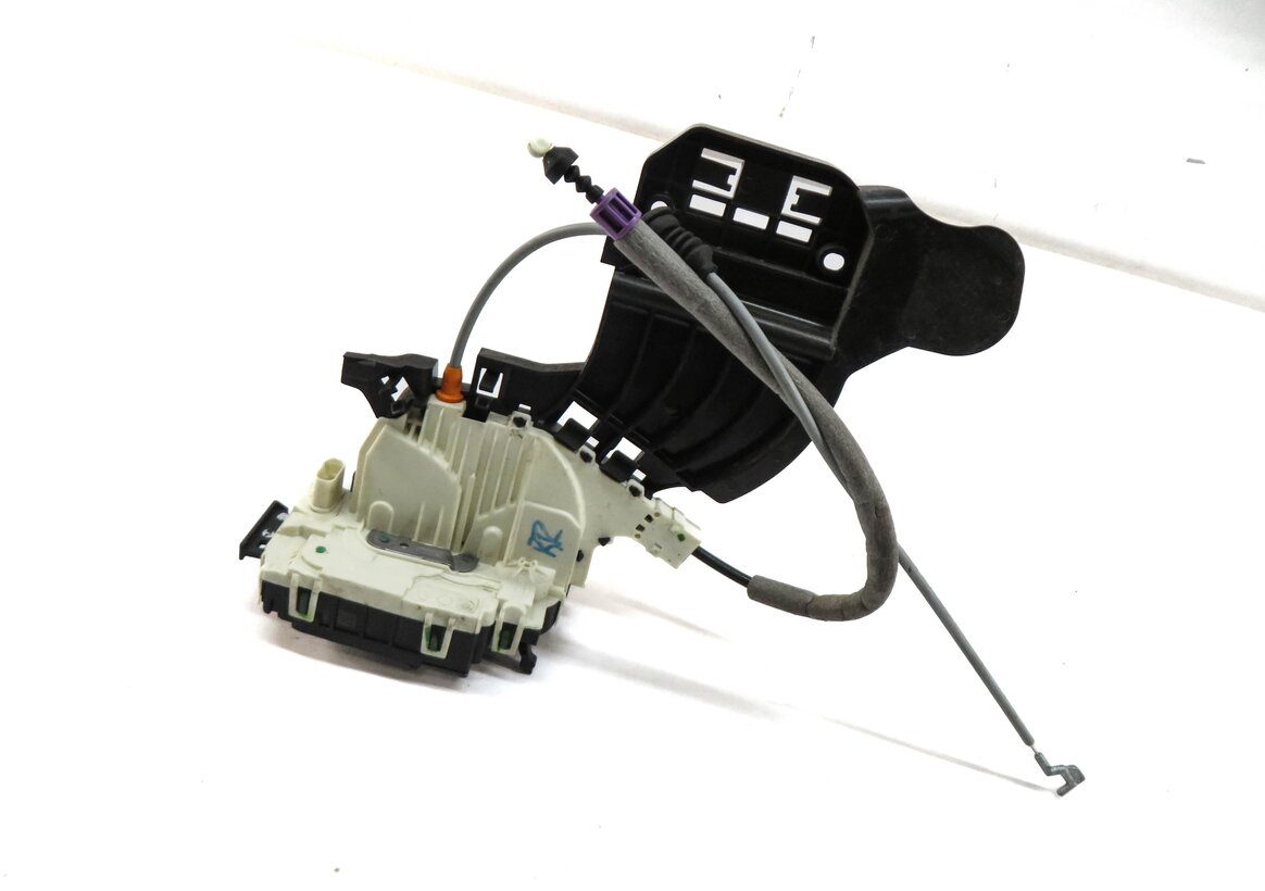 11-19 MERCEDES B CLA CLS E GL GLA ML (W166 W212 X166 X204) RIGHT REAR DOOR LATCH