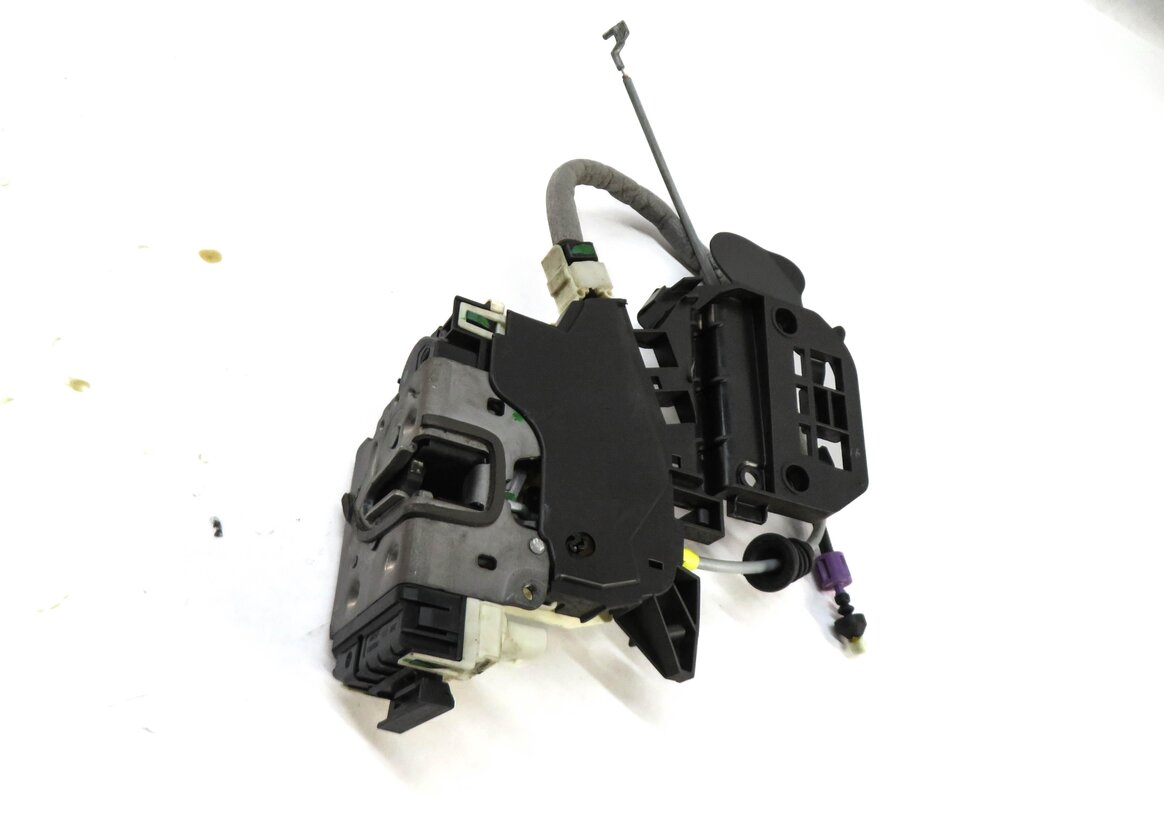 Thumbnail 3: 12-20 MERCEDES B GL GLC GLA ML (W166 W242 X166) RIGHT FRONT PASSENGER DOOR LATCH