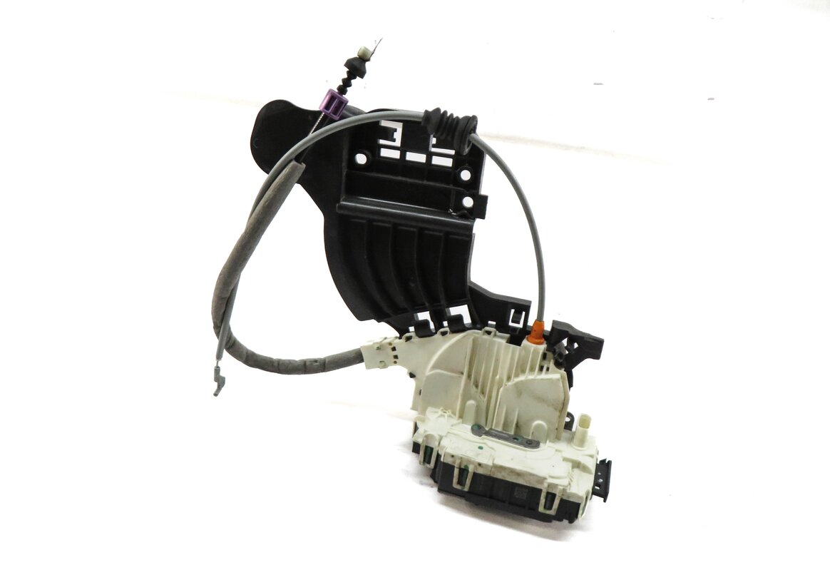 11-19 MERCEDES B CLA CLS E GL GLA ML (W166 W212 X166 X204) LEFT REAR DOOR LATCH