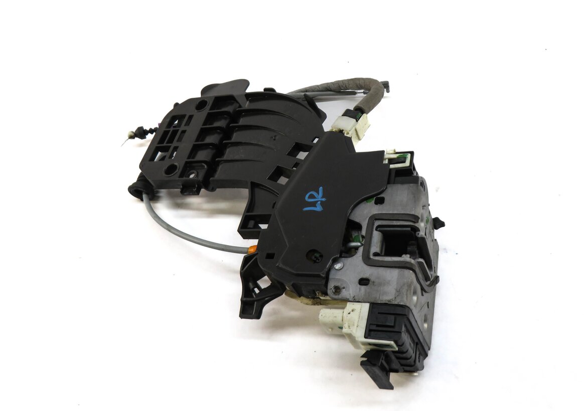 Thumbnail 3: 11-19 MERCEDES B CLA CLS E GL GLA ML (W166 W212 X166 X204) LEFT REAR DOOR LATCH