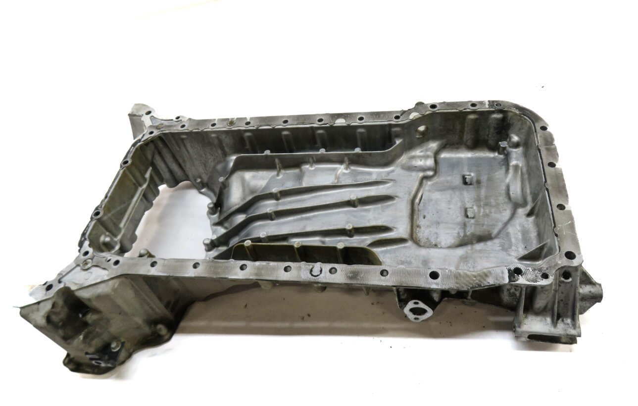 Thumbnail 5: 2012-2020 MERCEDES E550 GL450 GL550 ML550 SL550 CLS550 - 4.6L V8 UPPER OIL PAN