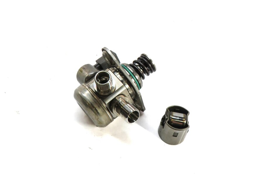 Thumbnail 1: 11-20 MERCEDES CL E G GL ML SL S SL CLS W212 W222 LEFT HIGH PRESSURE FUEL PUMP