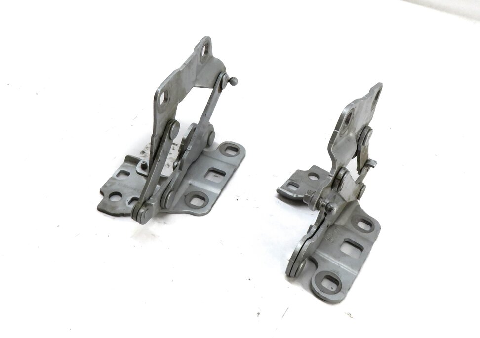 Thumbnail 1: 2012-2019 MERCEDES GL ML CLASS (W166 X166) FRONT HOOD HINGE SET (IRIDIUM SILVER)
