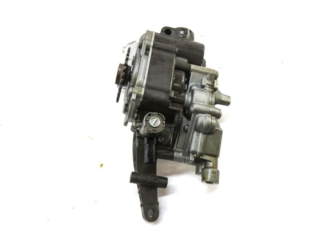 Thumbnail 4: 2013 MERCEDES GL450 (X166) 4.6L M278 TWIN TURBO ENGINE OIL PUMP