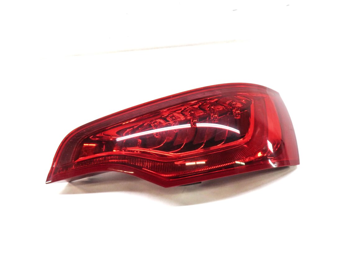 2010-2015 AUDI Q7 (4L) RIGHT PASSENGER REAR TAILLIGHT BRAKE LIGHT LAMP