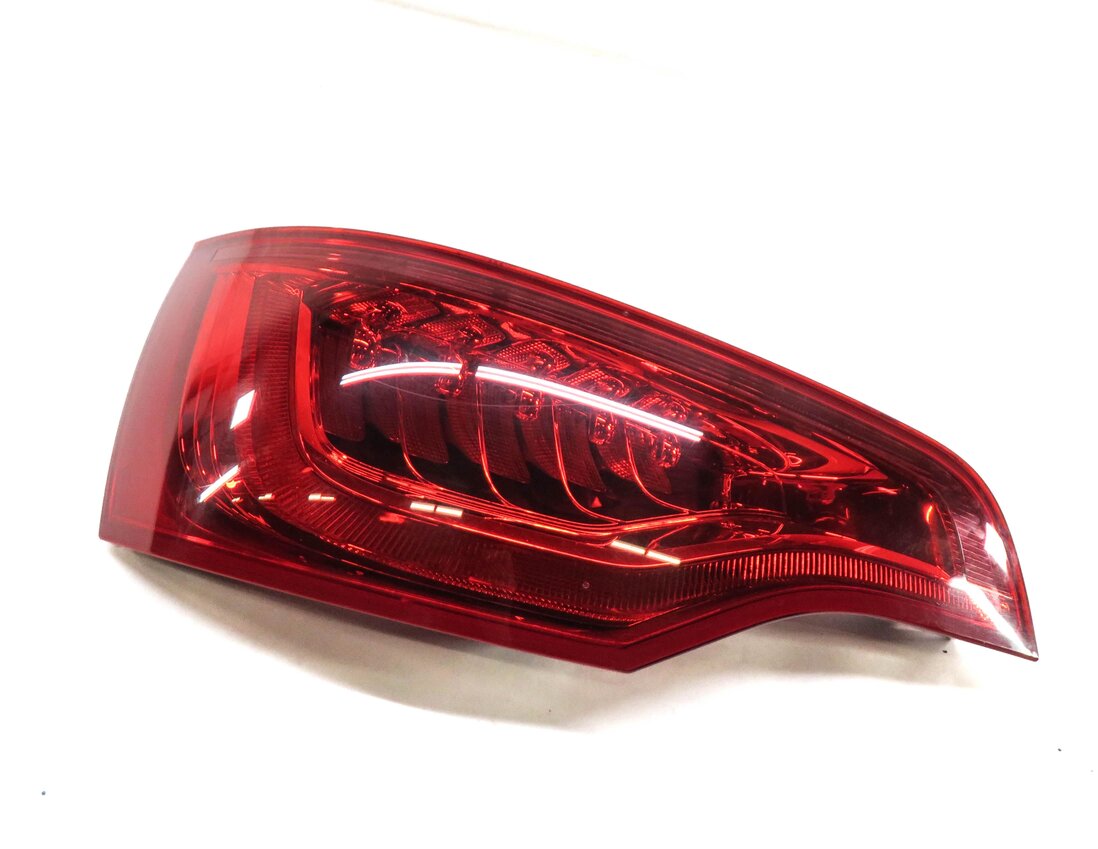 2010-2015 AUDI Q7 (4L) LEFT DRIVER REAR TAILLIGHT BRAKE LIGHT LAMP