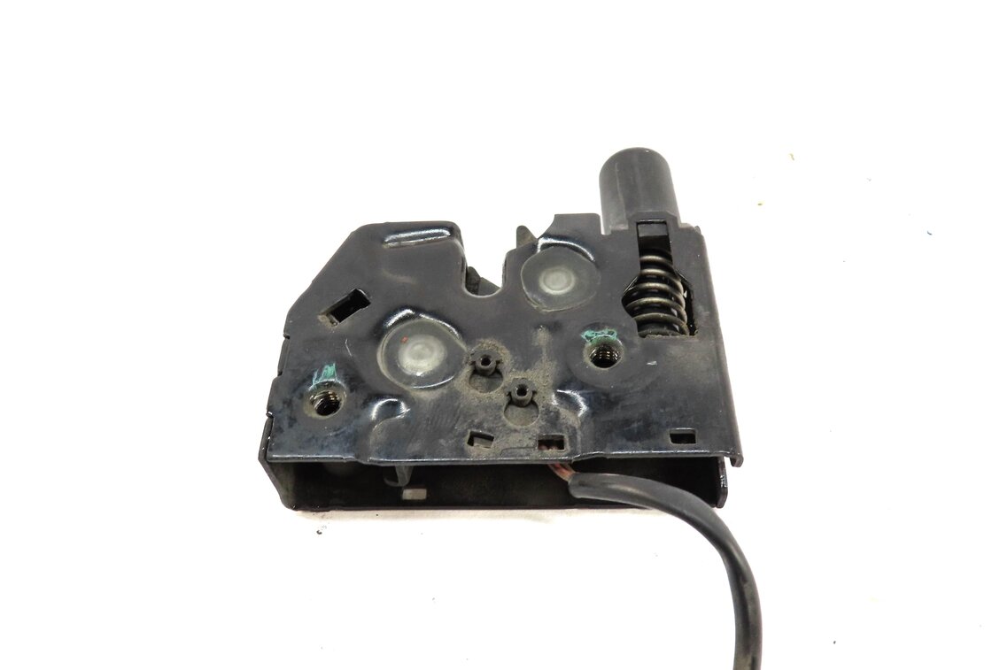 Thumbnail 5: 2013 AUDI A6 (C7) RIGHT FRONT PASSENGER LOWER HOOD LOCK LATCH