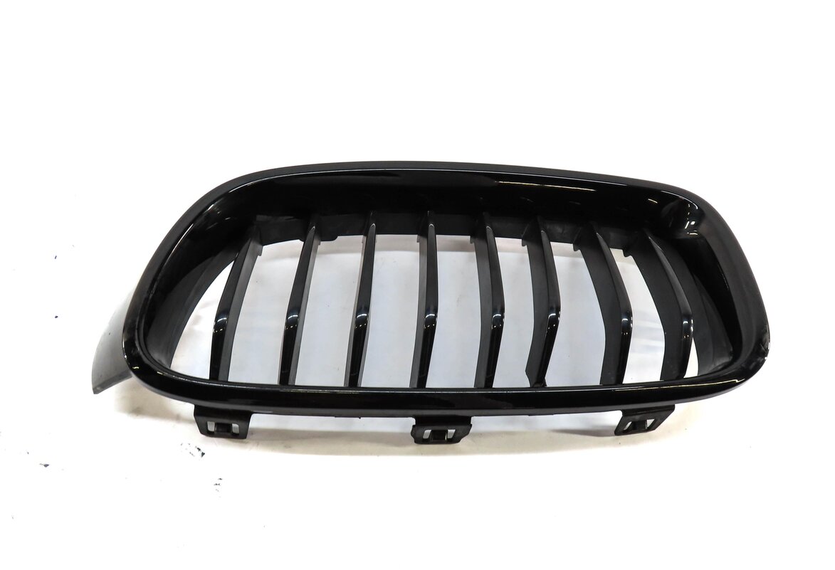 Thumbnail 3: 12-18 BMW 3 SERIES (F30) ///M-SPORT FRONT LEFT DRIVER UPPER KIDNEY GRILLE TRIM
