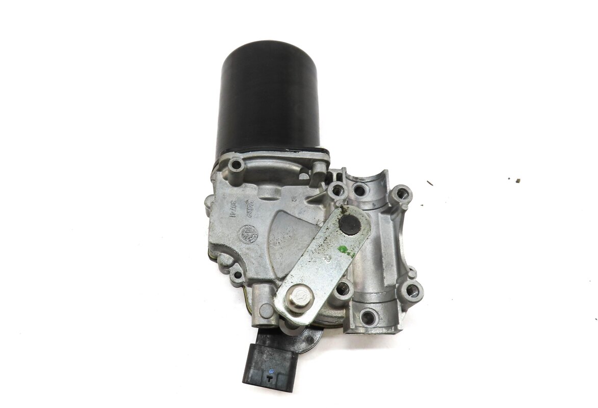 Thumbnail 3: 2012-2019 BMW 3 / 4 SERIES (F30 F31 F32 F33 F34) FRONT WINDSHIELD WIPER MOTOR