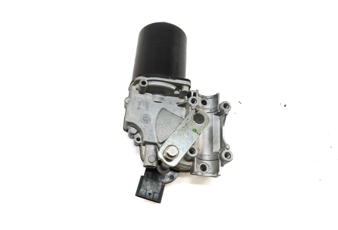Thumbnail 4: 2012-2019 BMW 3 / 4 SERIES (F30 F31 F32 F33 F34) FRONT WINDSHIELD WIPER MOTOR