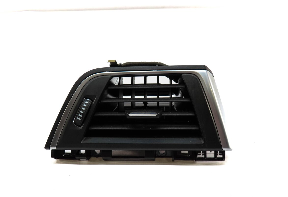 Thumbnail 2: 2016 BMW 328i (F30) RIGHT PASSENGER OUTER DASH HEATER A/C AIR VENT