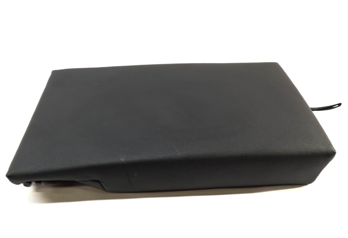 Thumbnail 4: 2016 BMW 328i (F30) REAR SEAT CENTER CONSOLE ARMREST CUP HOLDER (BLACK LEATHER)