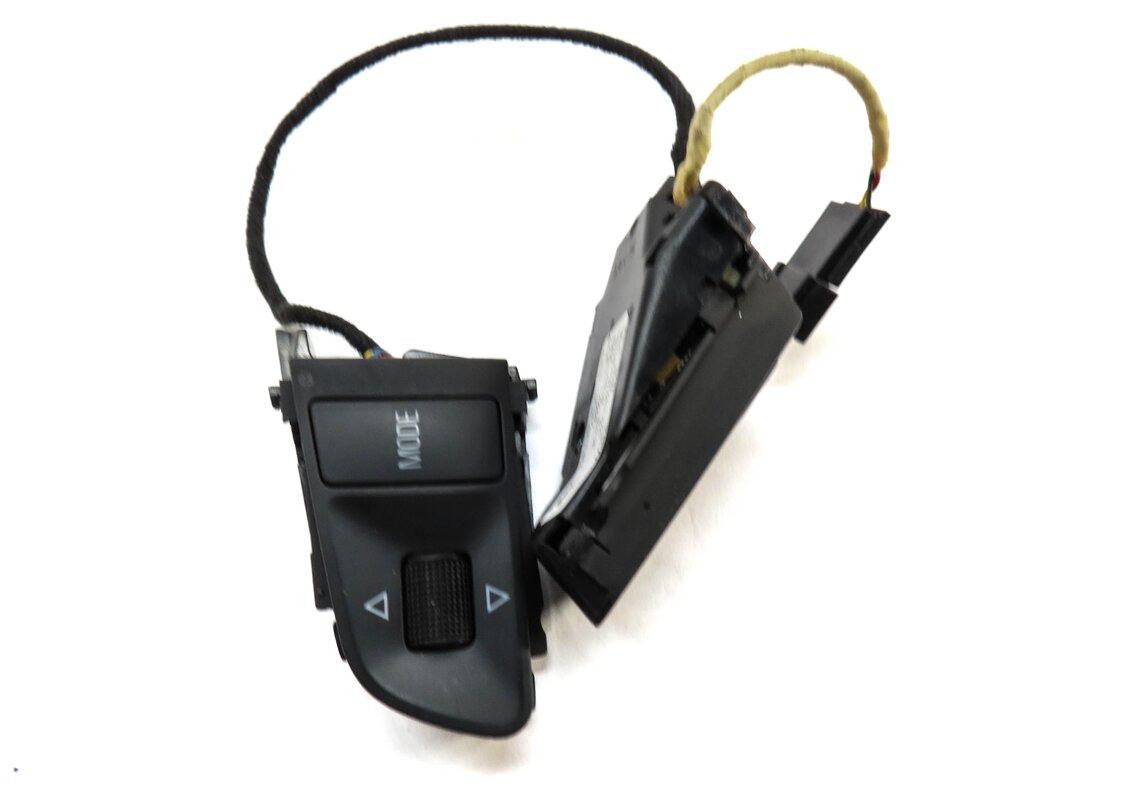 Thumbnail 4: 2008 AUDI Q7 (4L) LEFT & RIGHT STEERING WHEEL RADIO PHONE SWITCH BUTTON SET-2