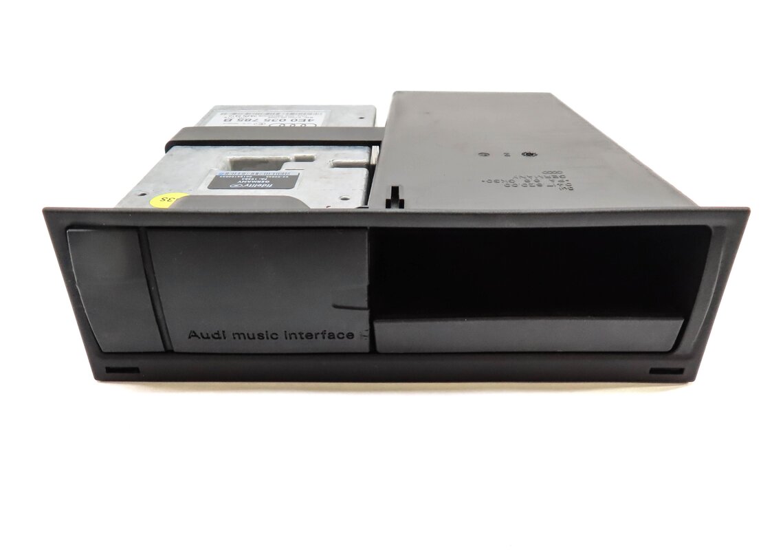 Thumbnail 2: 2008 AUDI Q7 (4L) RADIO STEREO MMI i-POD INTERFACE MODULE