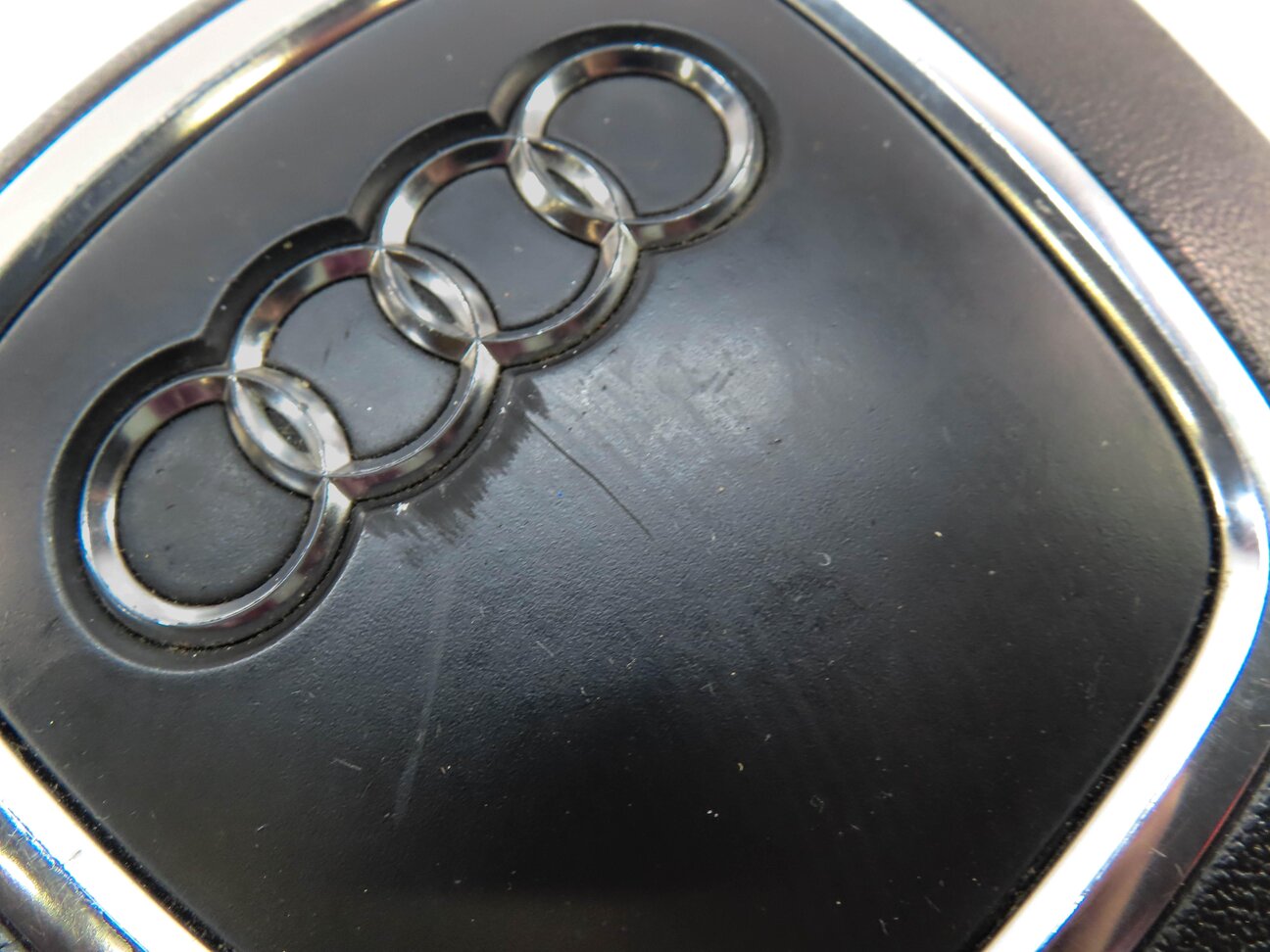 Thumbnail 6: 2007-2010 AUDI Q7 (4L) LEFT FRONT DRIVER STEERING WHEEL AIRBAG AIR BAG (BLACK)