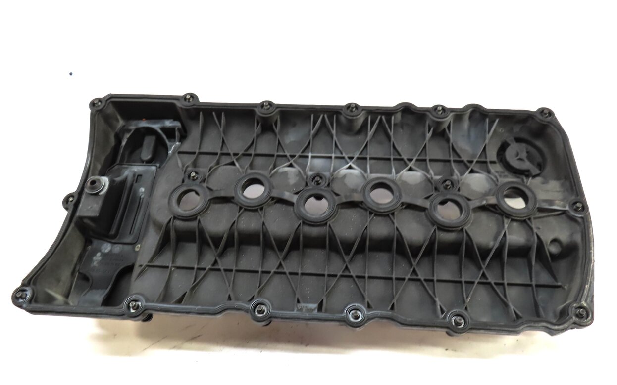 Thumbnail 4: 2006-2018 VW PASSAT TOUAREG / AUDI Q7 (4L) 3.6L VR6 ENGINE VALVE COVER