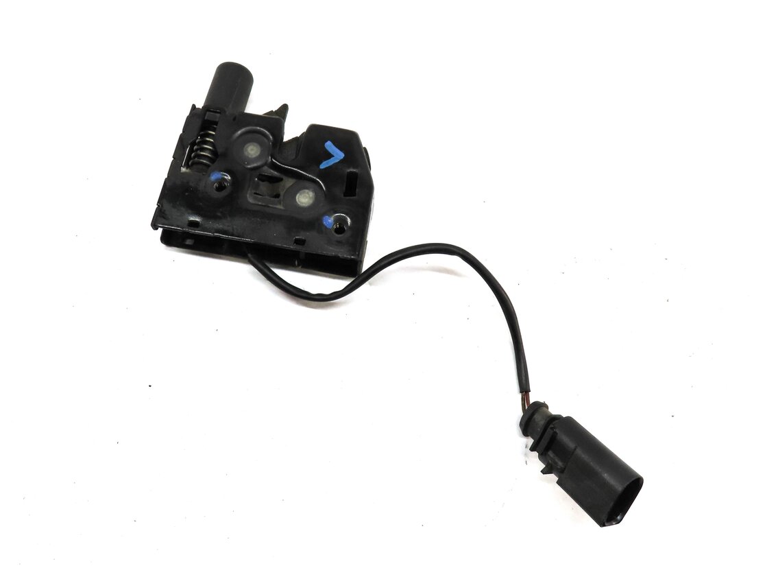 2012 AUDI A6 (C7) FRONT LEFT or RIGHT LOWER HOOD LOCK LATCH w/ PLUG