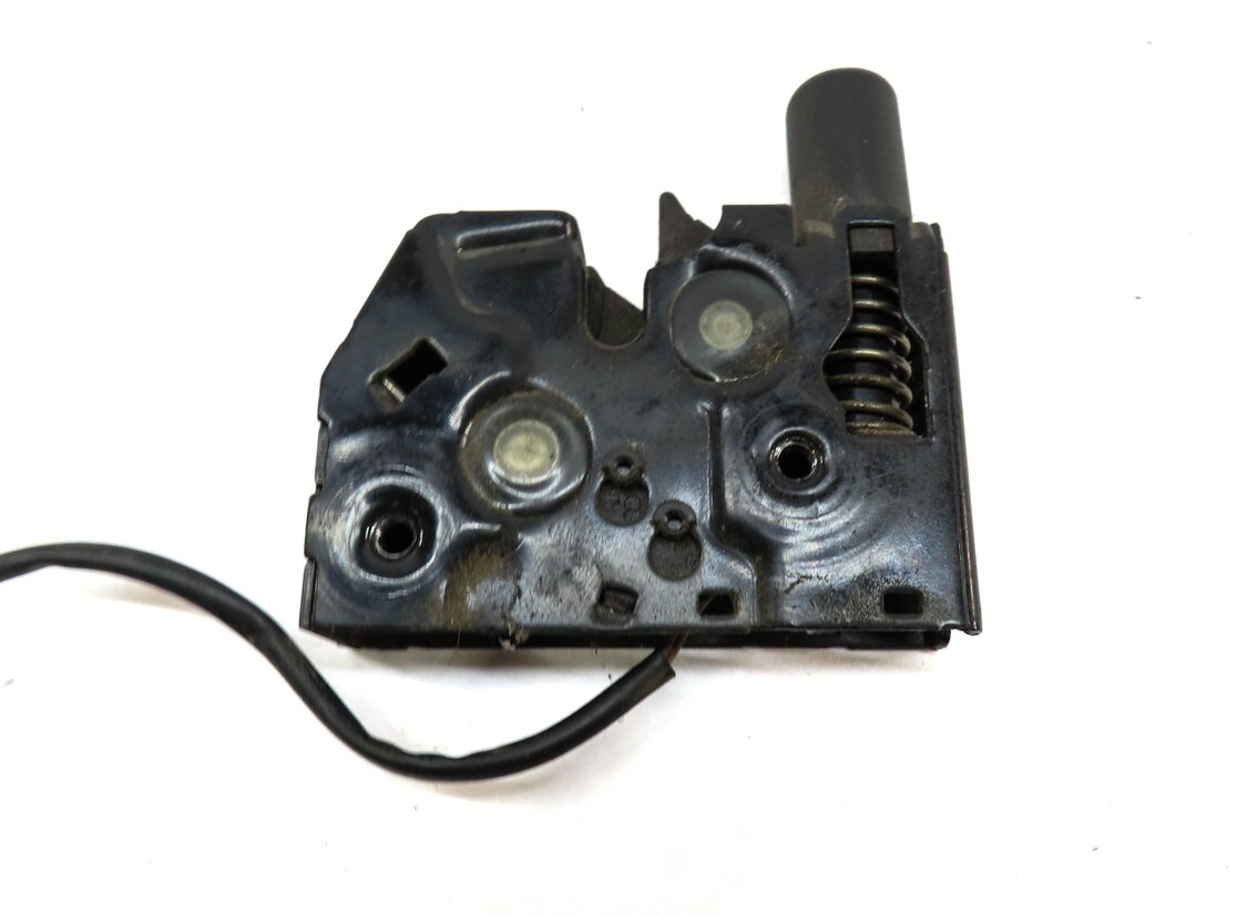 Thumbnail 4: 2012 AUDI A6 (C7) FRONT LEFT or RIGHT LOWER HOOD LOCK LATCH w/ PLUG