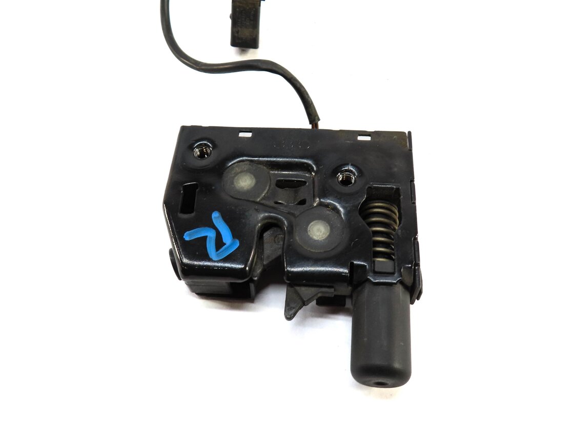 Thumbnail 3: 2012 AUDI A6 (C7) FRONT LEFT or RIGHT LOWER HOOD LOCK LATCH w/ PLUG
