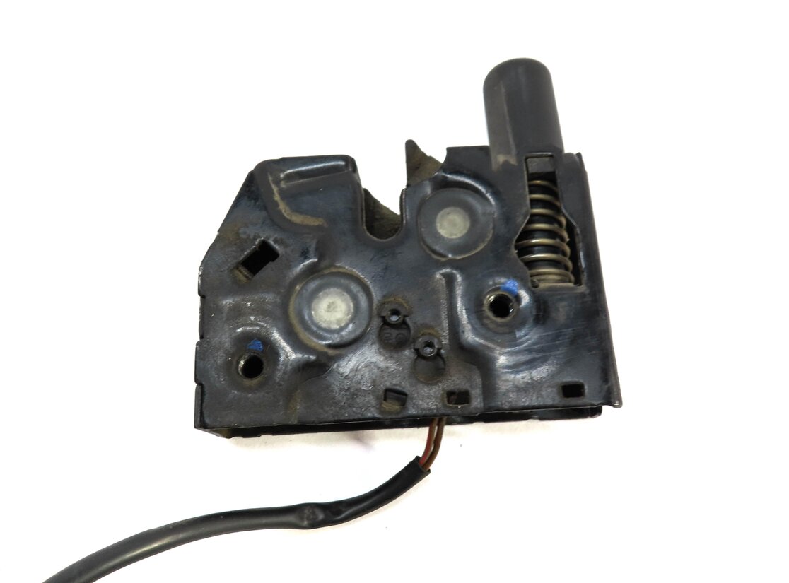 Thumbnail 4: 2012 AUDI A6 (C7) FRONT LEFT or RIGHT LOWER HOOD LOCK LATCH w/ PLUG