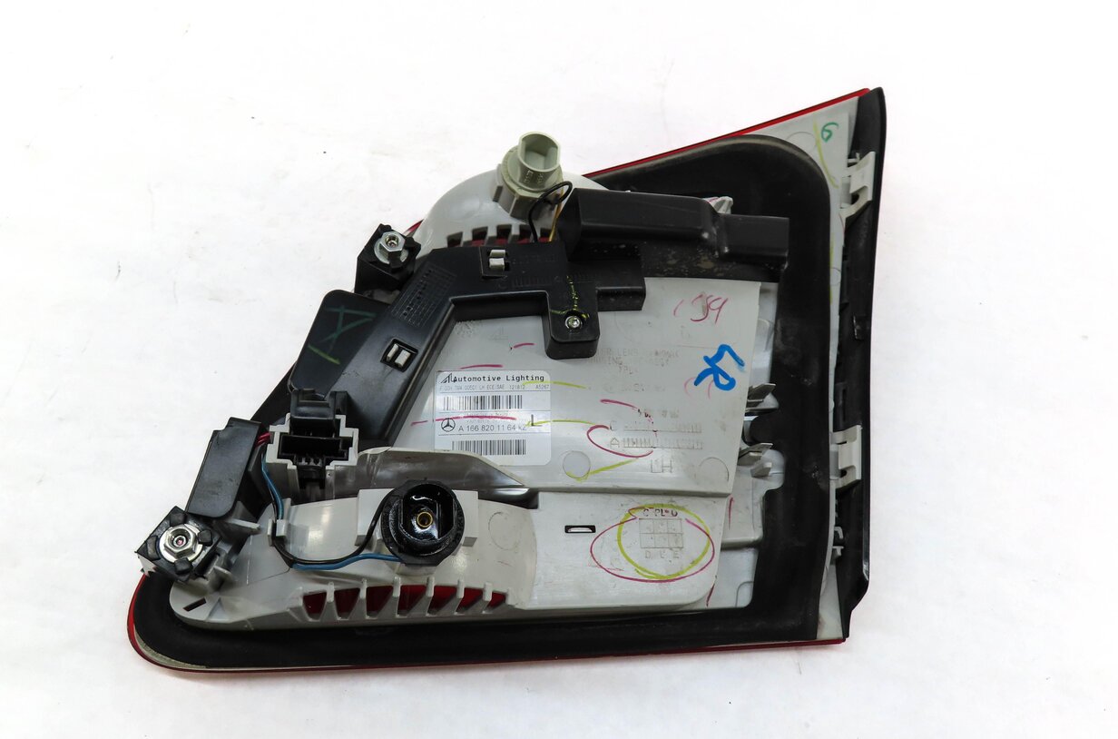 Thumbnail 4: 13-16 MERCEDES GL350 GL450 GL550 (X166) LEFT DRIVER INNER TAILLIGHT LIGHT LAMP