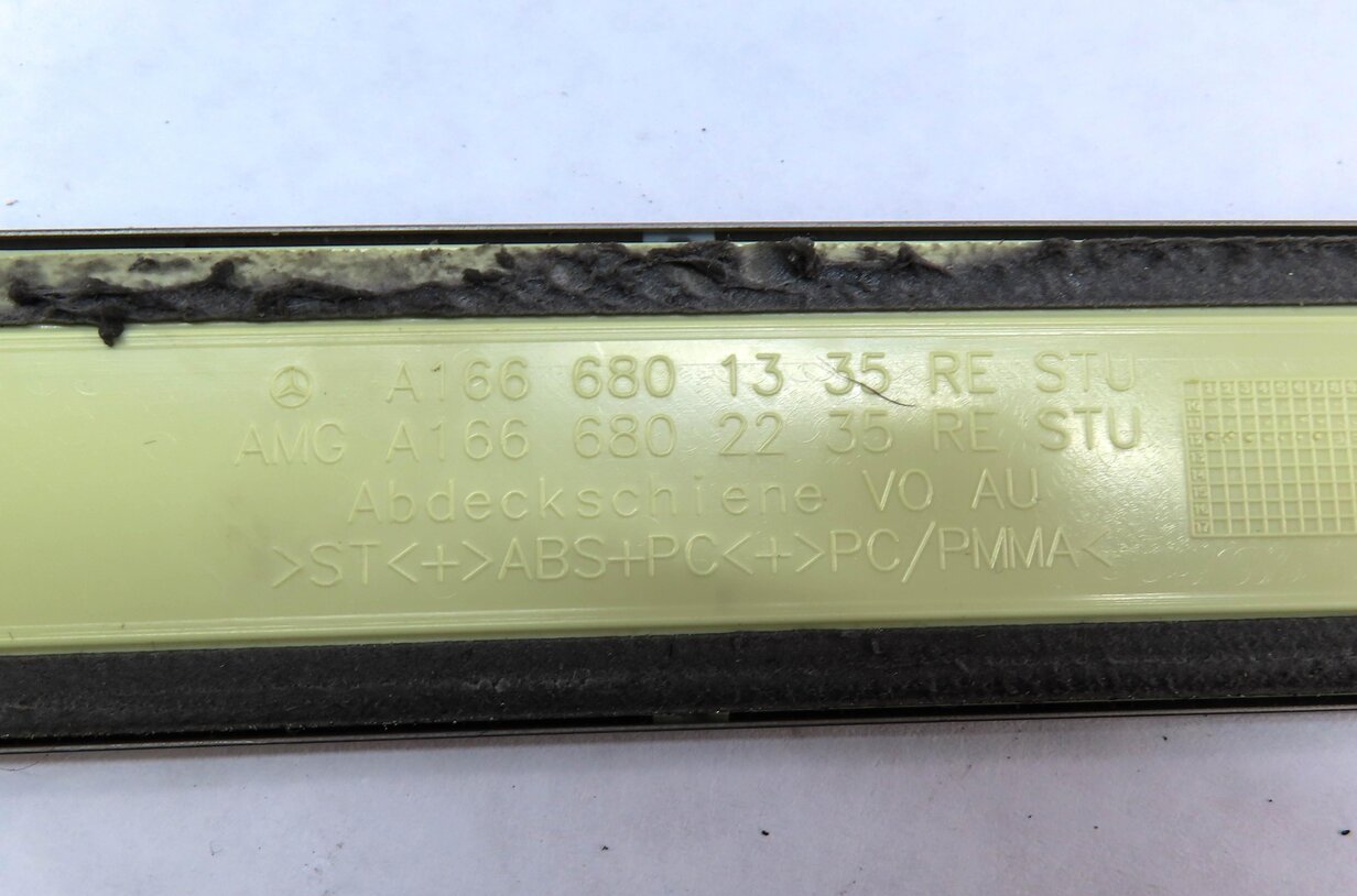 Thumbnail 4: 2013 MERCEDES GL450 (X166) FRONT LEFT & RIGHT DOOR SILL SCUFF PANEL TRIM SET-2
