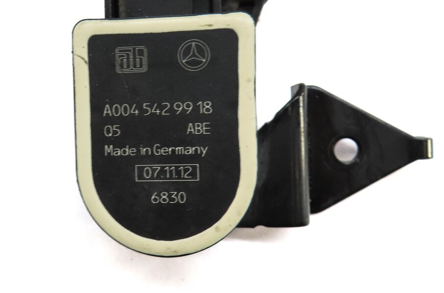 Thumbnail 4: 2013 MERCEDES GL450 (X166) FRONT LEFT DRIVER SUSPENSION HEIGHT LEVEL SENSOR