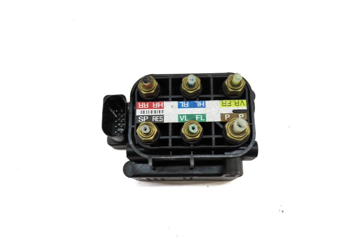 Thumbnail 2: 2013 MERCEDES GL450 (X166) AIR SUSPENSION VALVE BLOCK