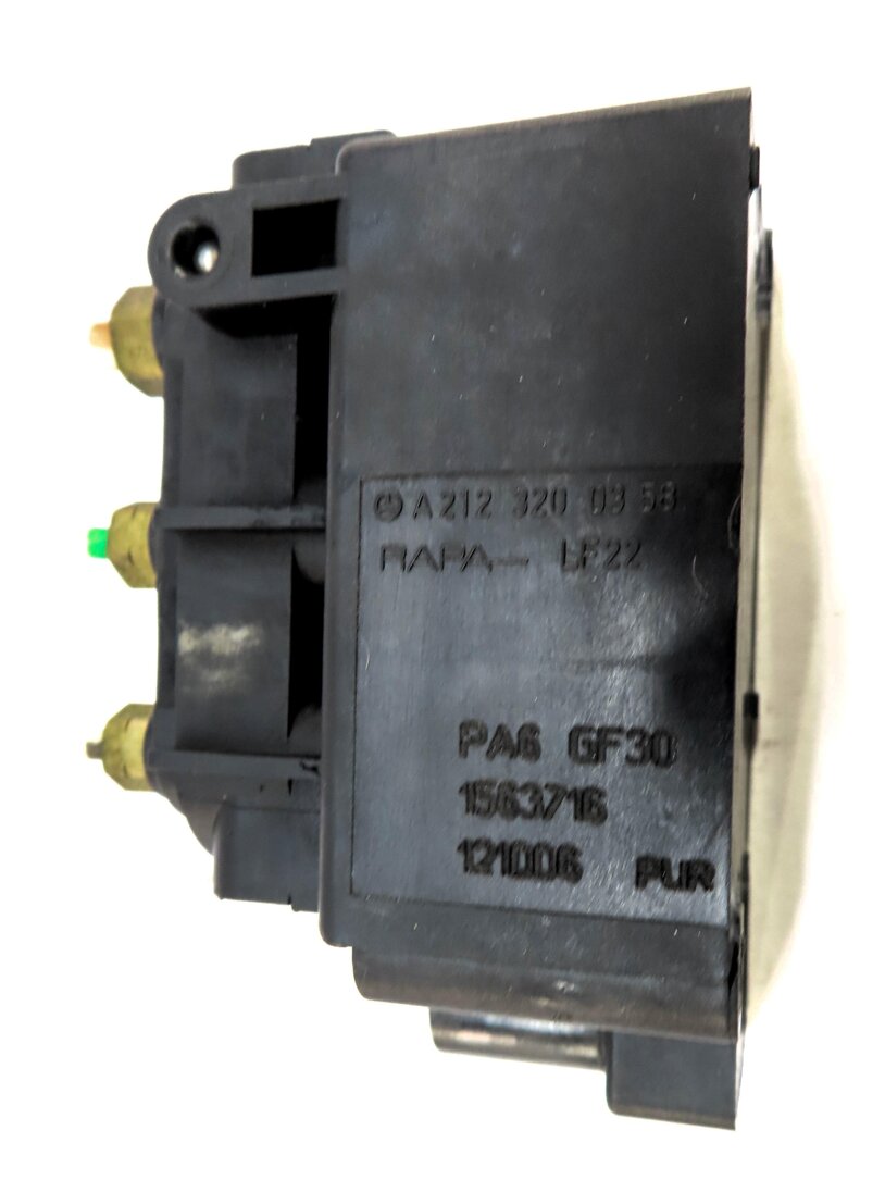Thumbnail 4: 2013 MERCEDES GL450 (X166) AIR SUSPENSION VALVE BLOCK