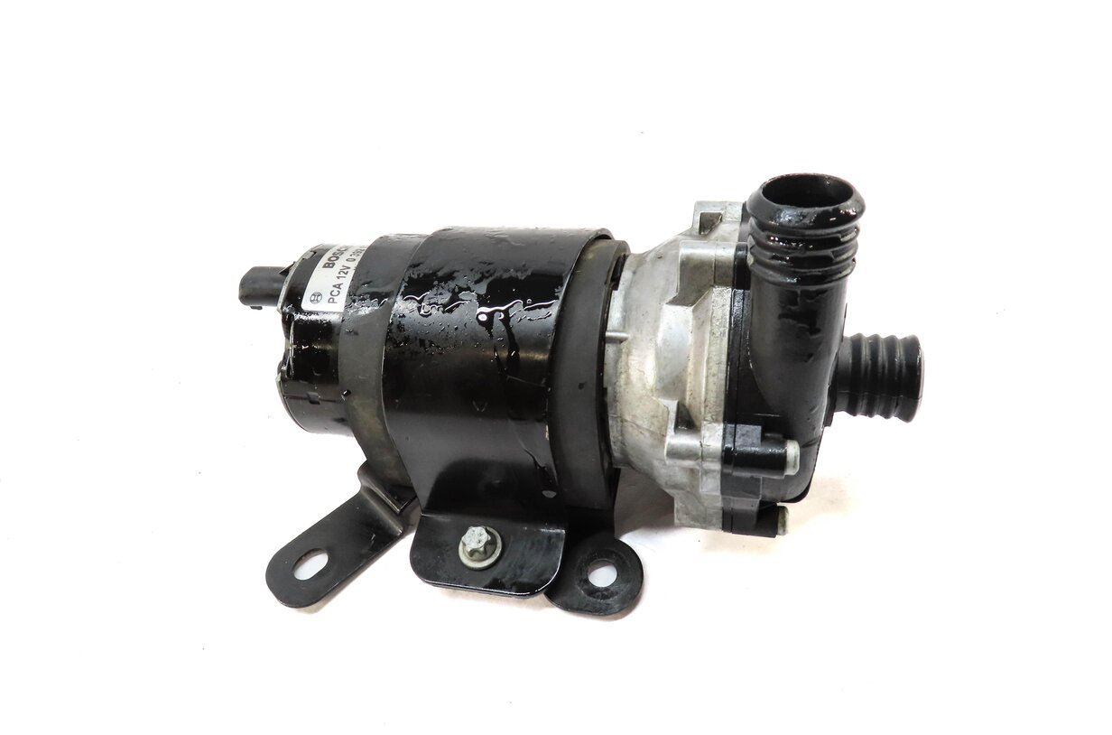 Thumbnail 3: 2013 MERCEDES GL450 (X166) 4.6L M278 ENGINE AUX AUXILIARY WATER PUMP