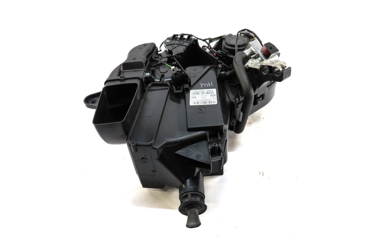 Thumbnail 2: 13-19 MERCEDES GL350 GL450 GL550 GLS350 GLS450 (W166 X166) REAR A/C BLOWER MOTOR