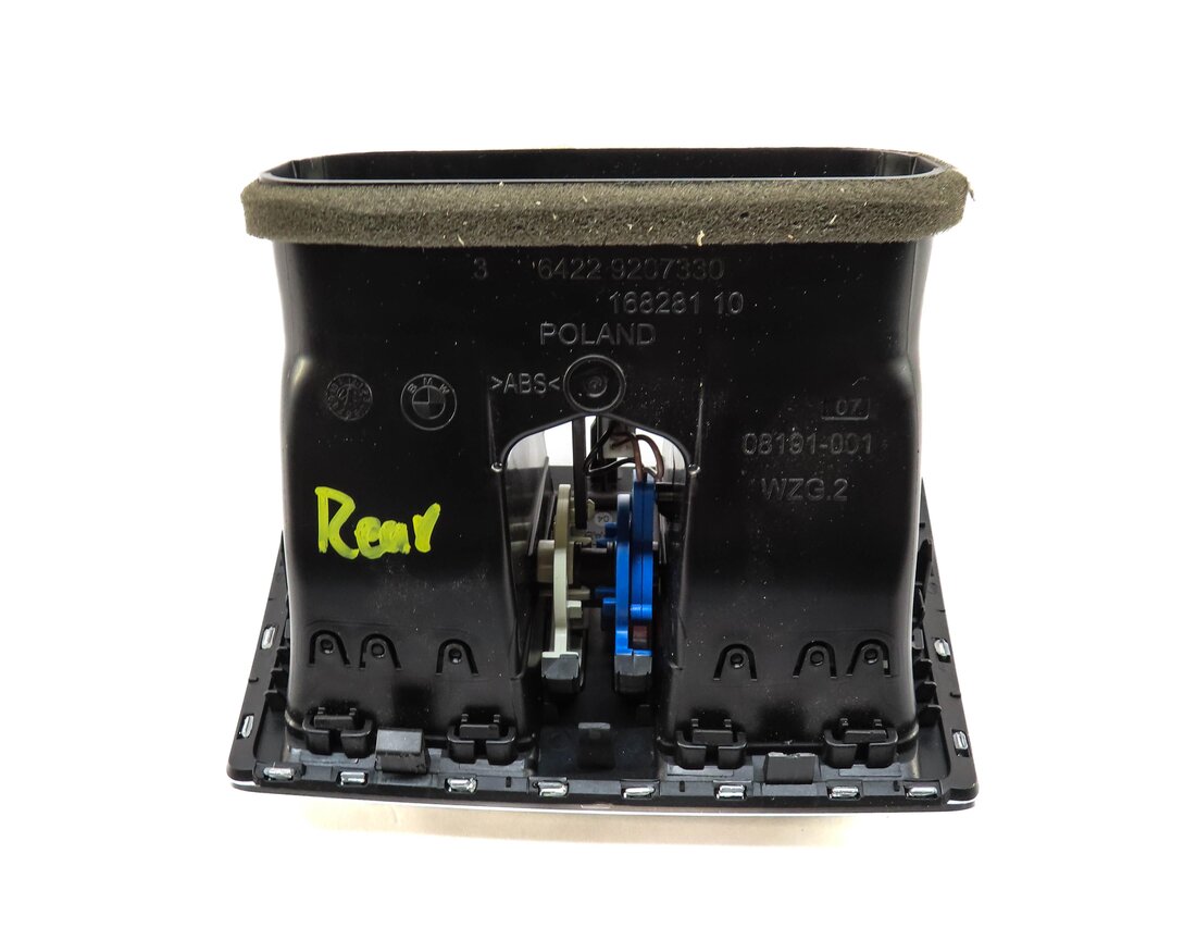 Thumbnail 4: 2018 BMW 330i (F30) REAR CENTER CONSOLE HEATER A/C AIR VENT