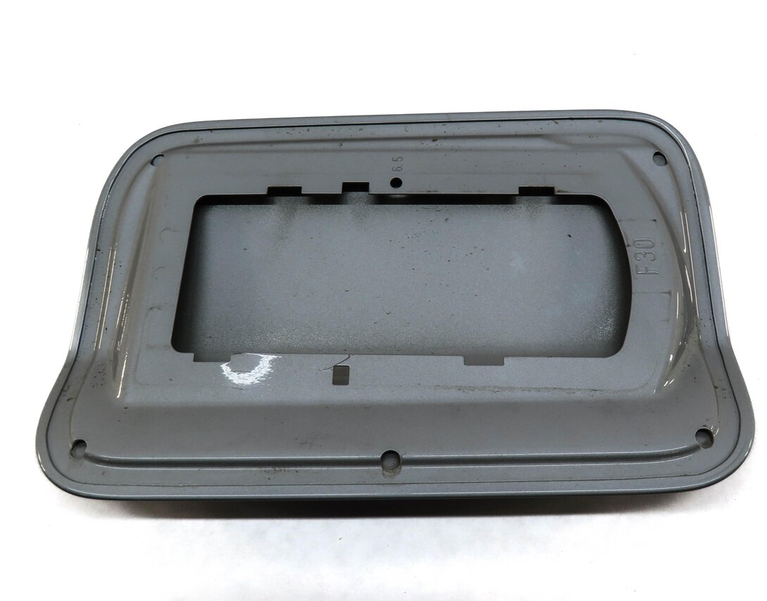 Thumbnail 4: 13-18 BMW 320i 328i 330i 335i 340i M3 (F30) SEDAN FUEL TANK DOOR LID (SILVER)