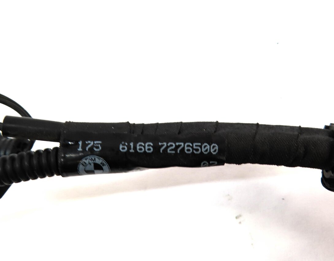 Thumbnail 4: 2018 BMW 330i (F30) FRONT WINDSHIELD WIPER HEATED SQUIRTER NOZZLE SET w/ LINES