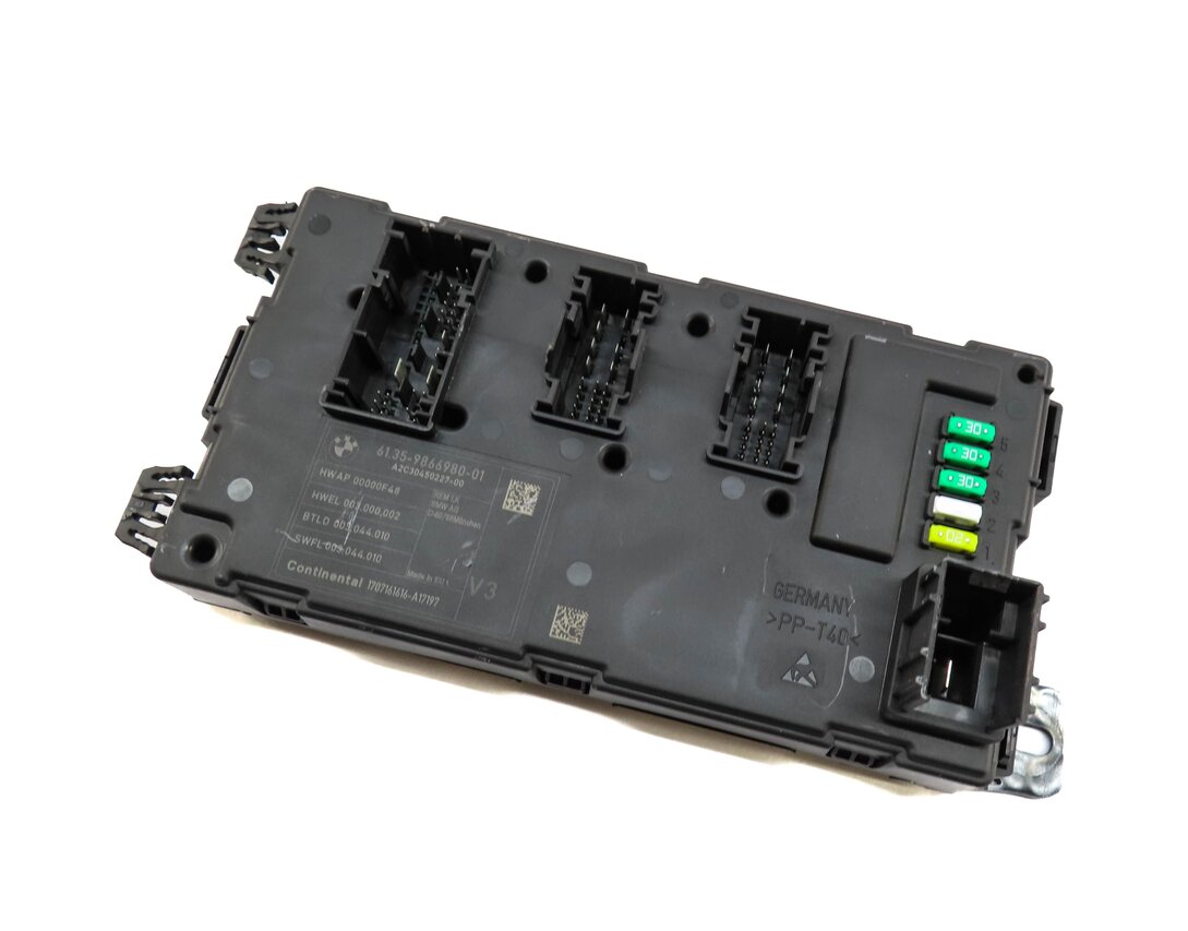 13-19 BMW 328i 330i 335i 428i 435i M3 M4 (F30 F31 F32) REAR BODY CONTROL MODULE