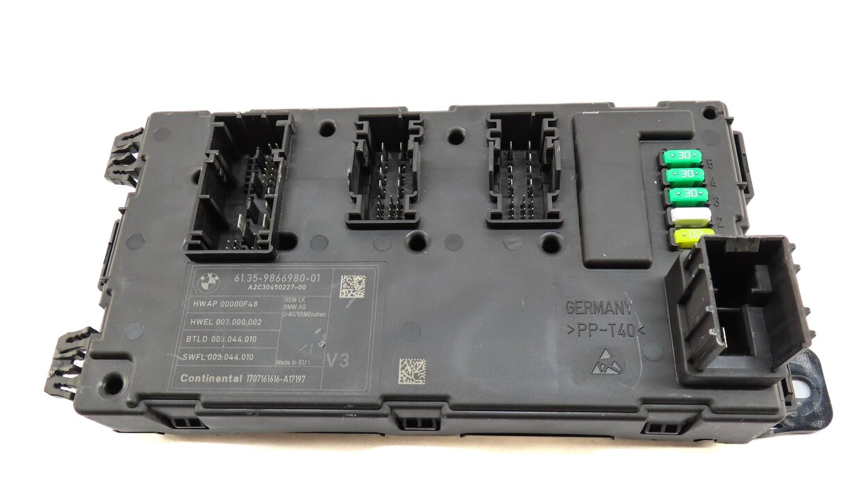 Thumbnail 2: 13-19 BMW 328i 330i 335i 428i 435i M3 M4 (F30 F31 F32) REAR BODY CONTROL MODULE