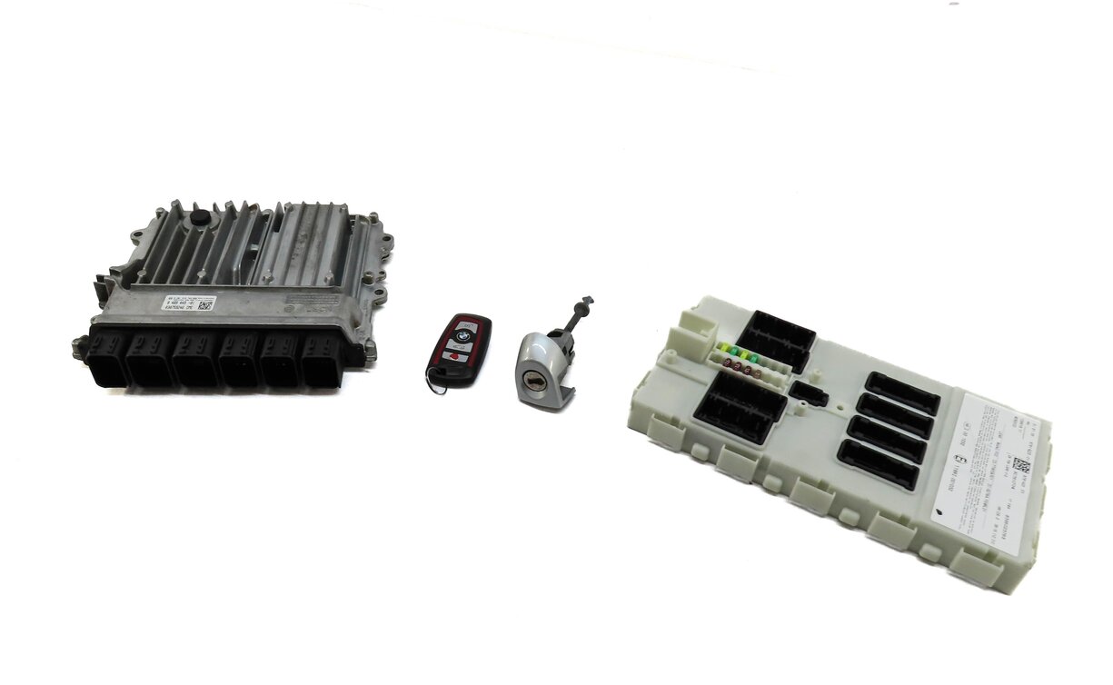 2018 BMW 330i (F30) 2.0L B46 TURBO ENGINE BCM DME IMMOIBILIZER MODULE KEY SET