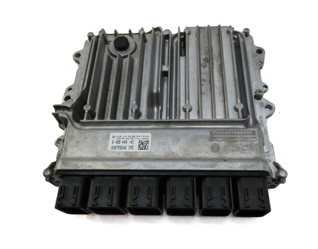 Thumbnail 4: 2018 BMW 330i (F30) 2.0L B46 TURBO ENGINE BCM DME IMMOIBILIZER MODULE KEY SET