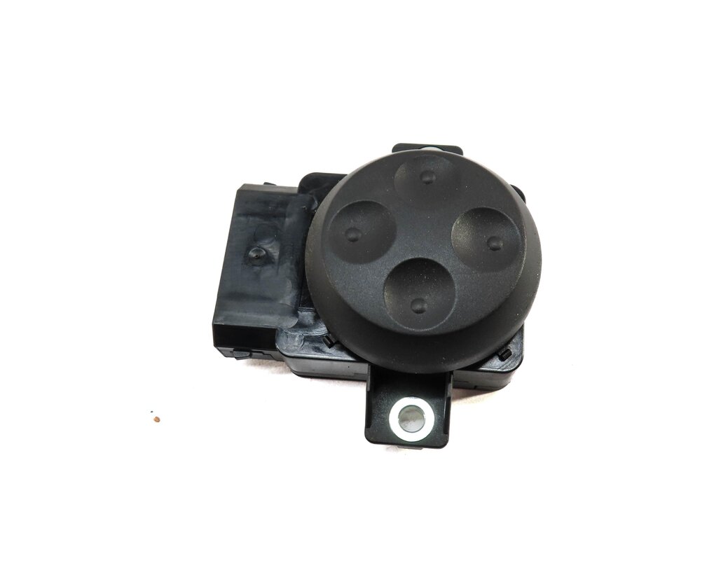 Thumbnail 3: 2010 AUDI Q7 (4L) LEFT FRONT DRIVER SEAT ADJUST ADJUSTMENT SWITCH BUTTON