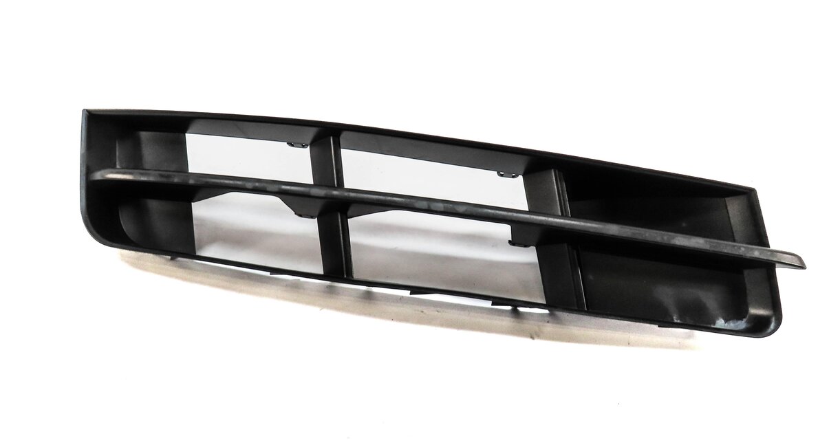 Thumbnail 2: 2010 AUDI Q7 (4L) RIGHT FRONT PASSENGER LOWER BUMPER GRILLE TRIM