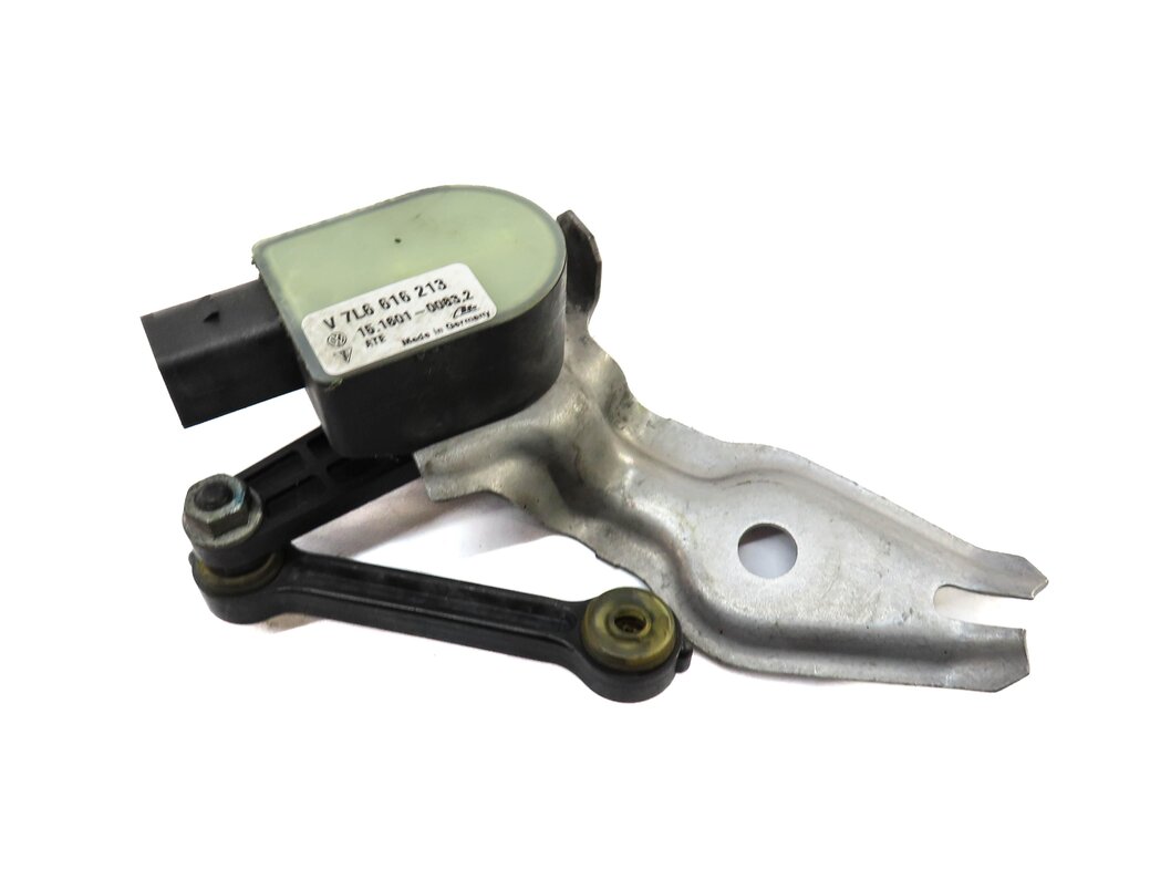 2010 AUDI Q7 (4L) LEFT FRONT DRIVER SUSPENSION HEIGHT LEVEL SENSOR w/ BRACKET