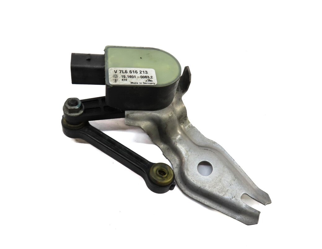 Thumbnail 2: 2010 AUDI Q7 (4L) LEFT FRONT DRIVER SUSPENSION HEIGHT LEVEL SENSOR w/ BRACKET