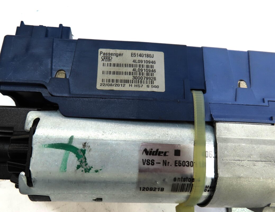 Thumbnail 4: 2010 AUDI Q7 (4L) REAR RIGHT PASSENGER SIDE ELECTRIC TRUNK TAILGATE LIFT MOTOR