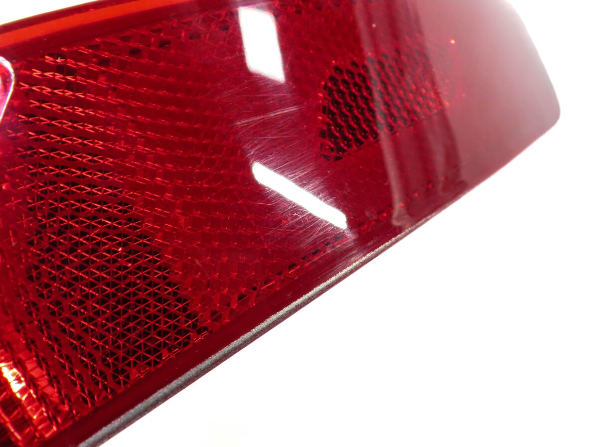 Thumbnail 4: 2007-2015 AUDI Q7 (4L) RIGHT PASSENGER REAR BUMPER LOWER TAILLIGHT LIGHT LAMP