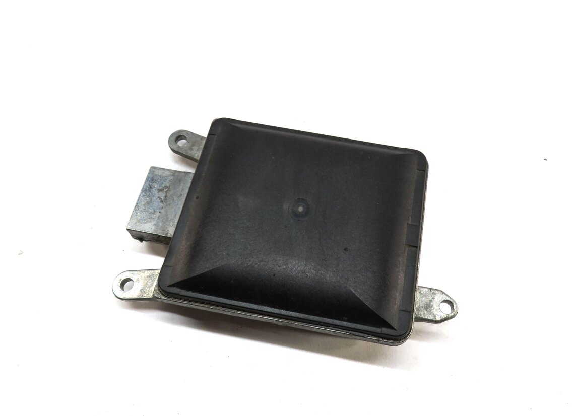 2012-2015 AUDI A6 S6 (C7) RIGHT PASSENGER REAR BLIND SPOT ALERT MODULE (MASTER)