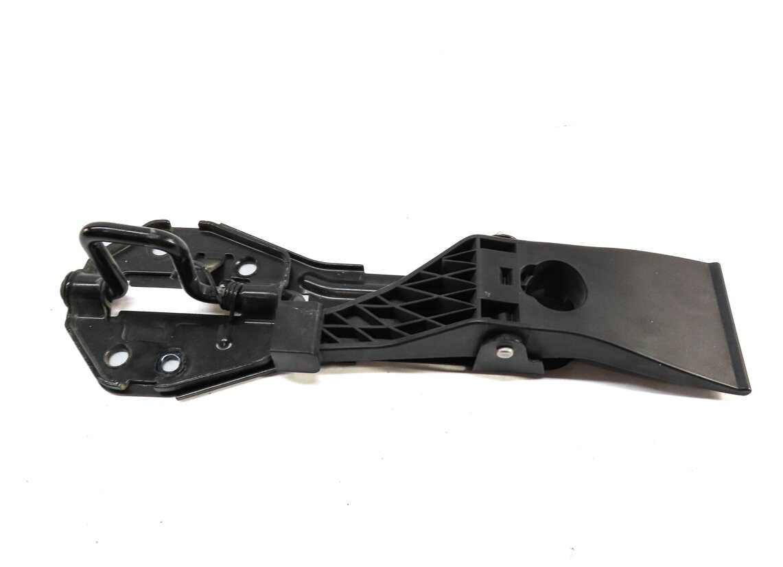 Thumbnail 3: 2012 AUDI A6 (C7) FRONT HOOD SAFETY LATCH RELEASE LEVER